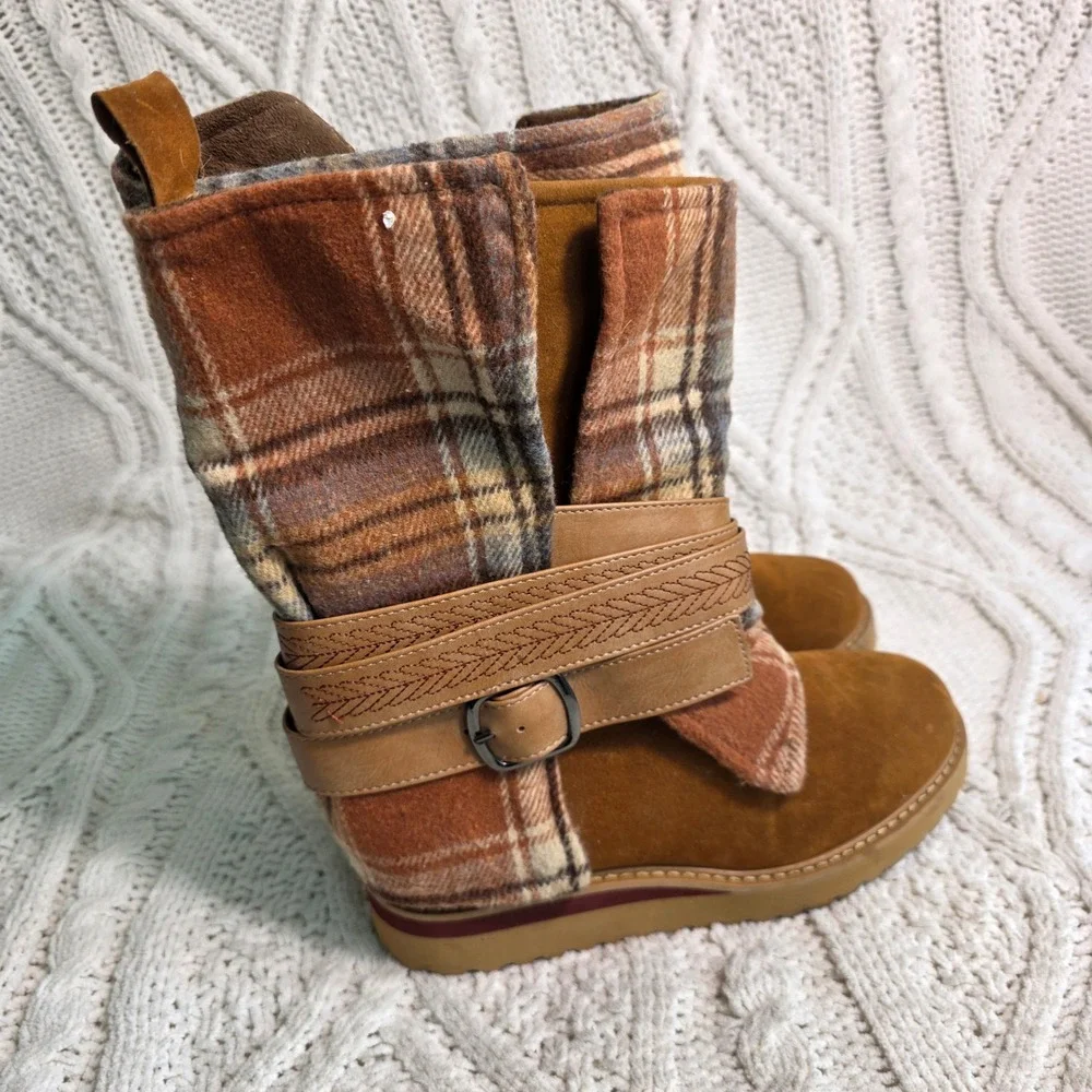 Muk Luks Mid Calf Boots Brown Plaid Flannel Suede Wrap Strap Womens 6 Wide New